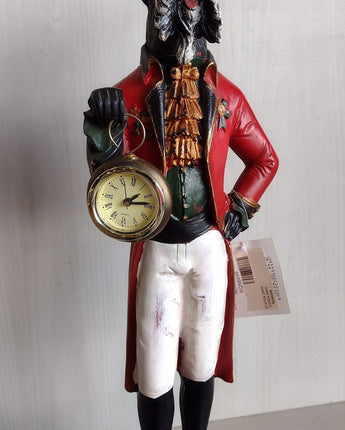 Statua cane in uniforme con orologio